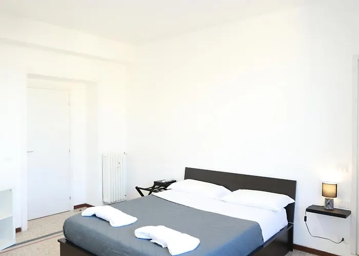 Unique Bologna 4* Rome