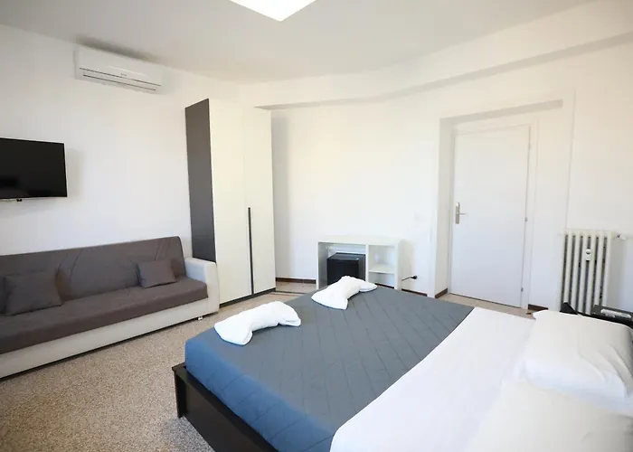 Unique Bologna 4*